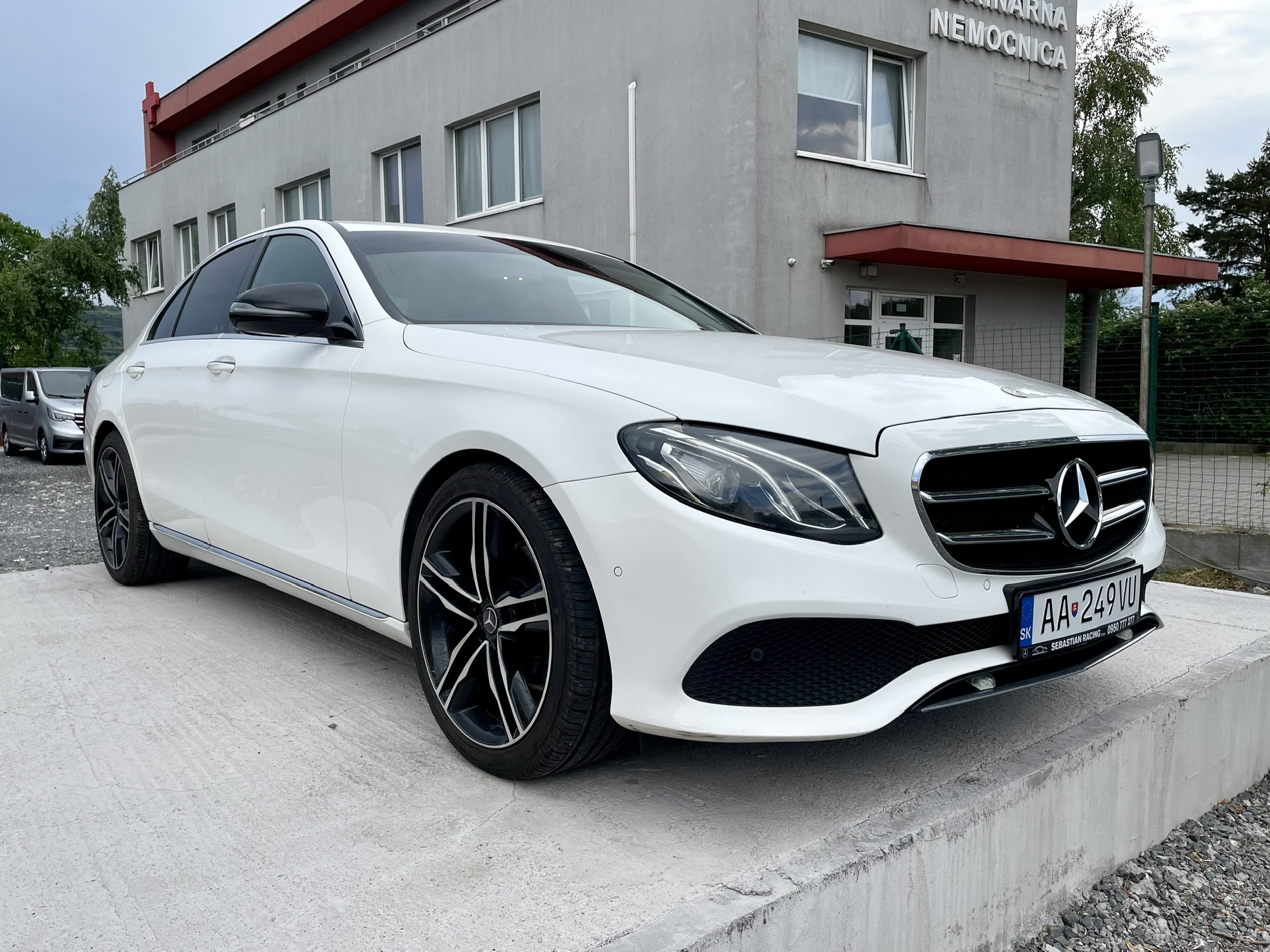 Mercedes-Benz E trieda Sedan 220 d A/T